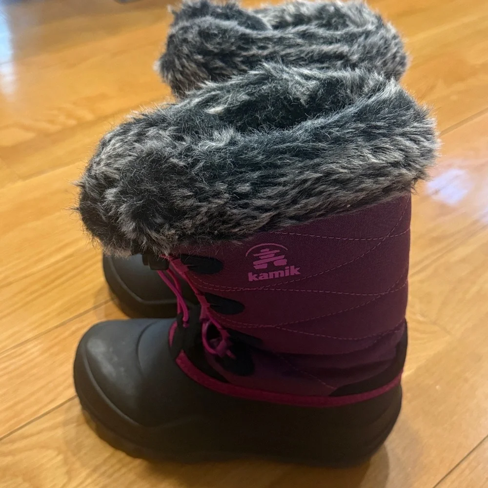 Kamik girls winter snow boots size 3 .